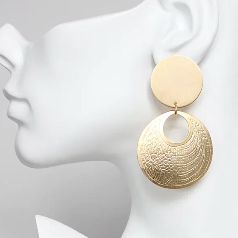 CLASSY CHIC Gold round Dangle Earrings David Aubrey statement piece *2for 20*